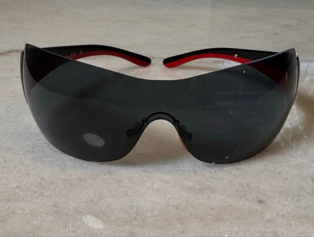 Y2K Vintage Prada SPR 54G Wrap Shield Sunglasses – Black & Red 5AV-1A1 - Picture 1 of 7